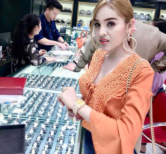 Đời thực bất ngờ của mỹ nhân 9X sau 2 năm bị cấm diễn vì quá sexy