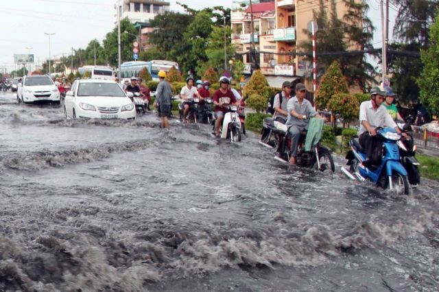 Infrastructure overloaded in Vietnam's new residential areas