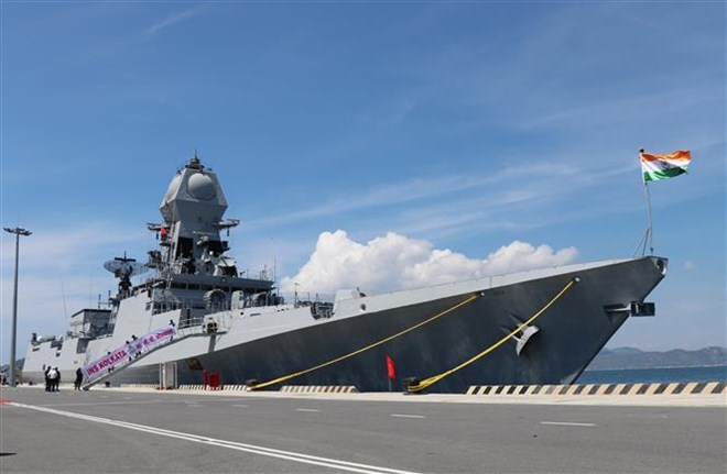 Two Indian naval ships visit Vietnam