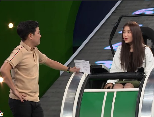 Ca sĩ 10X Hàn Quốc xin lỗi sau khi bị chê làm lố tại gameshow 