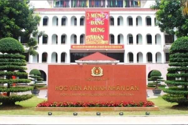 Thí sinh 2 điểm 10 của Hòa Bình năm 2017 cũng bị