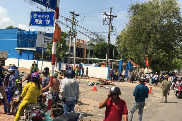 Xe ben ôm cua cán 2 người phụ nữ tử vong