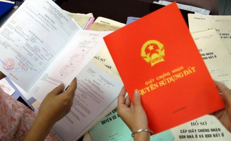 15% người dân phải ‘lót tay’ khi làm sổ đỏ