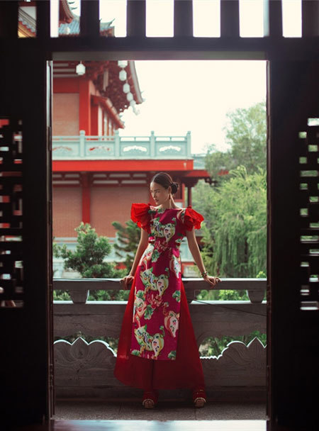 Talented female designer offers ao dai designs