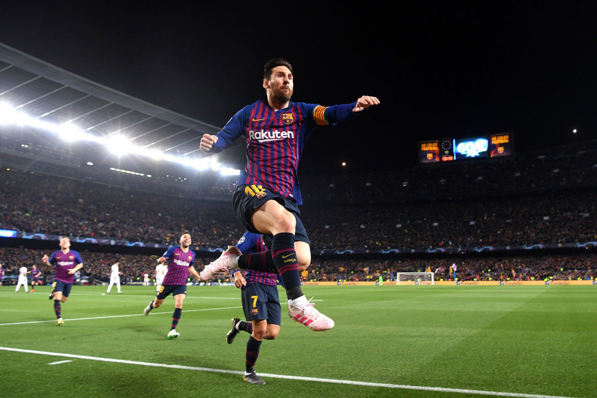 Barca vào bán kết: Ngày Messi dạy MU chơi bóng