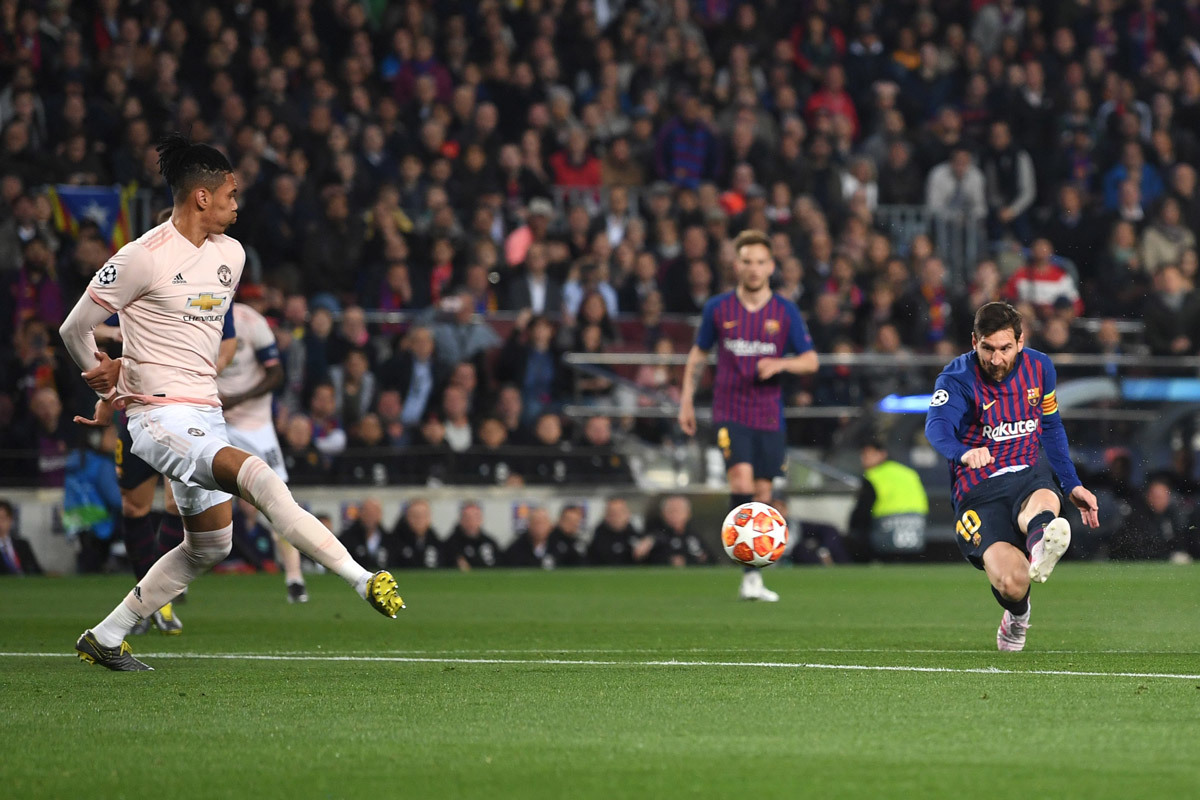 Barca vào bán kết: Ngày Messi dạy MU chơi bóng