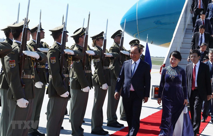 PM Nguyen Xuan Phuc begins Czech visit