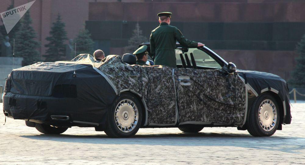 Hé lộ thời gian hoàn thiện xe mui trần Aurus của Nga