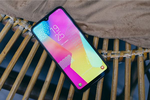 Galaxy M10 phá kỷ lục trên trang thương mại điện tử Lazada