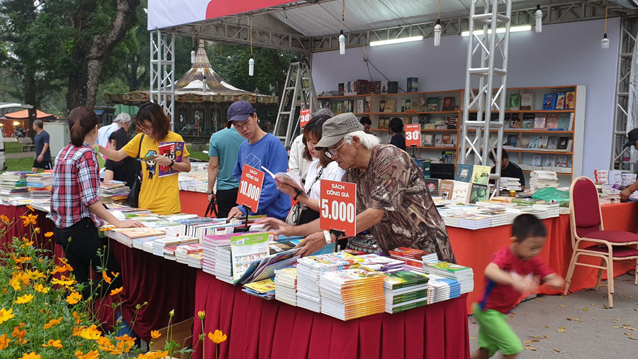 Gần 100 gian hàng đã sẵn sàng cho Ngày Sách Việt Nam lần thứ 6
