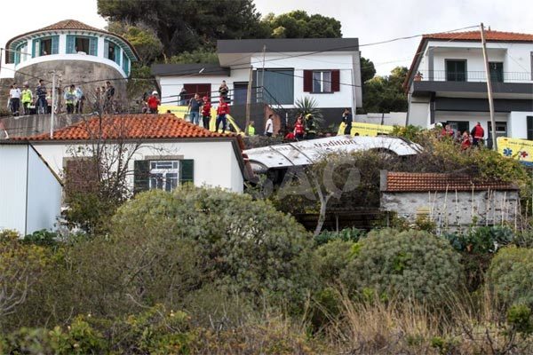 Xe chở hơn 50 du khách gặp nạn thảm khốc ở Bồ Đào Nha