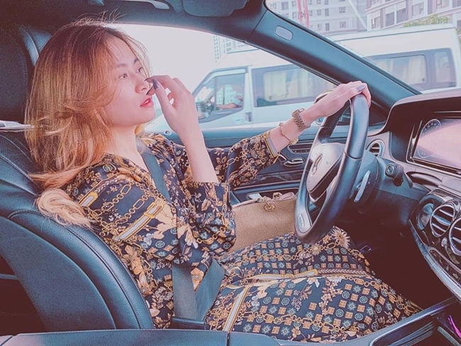 Choáng với tài sản kếch xù của Hoàng Thùy Linh sau scandal 12 năm