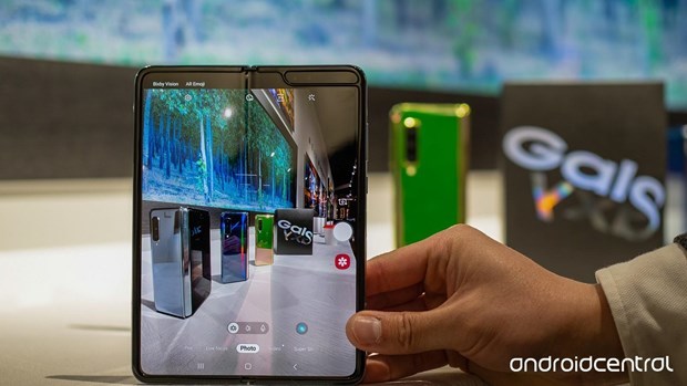 Galaxy Fold giá 2000 USD của Samsung dễ bị hỏng, vỡ