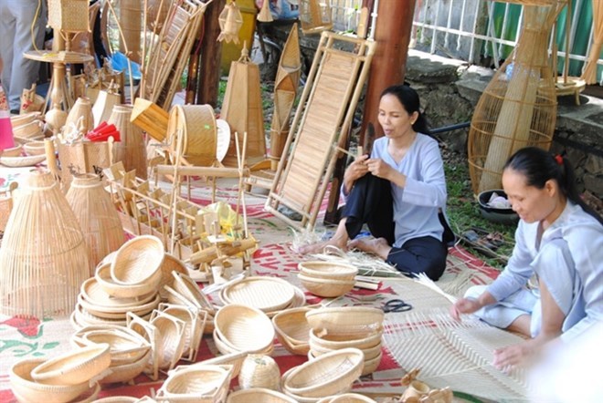 Over 350 artisans to show off skills at Hue Traditional Craft Festival