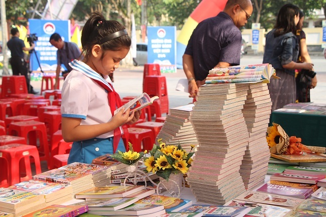 Hàng ngàn đầu sách phục vụ cho Ngày sách Việt Nam