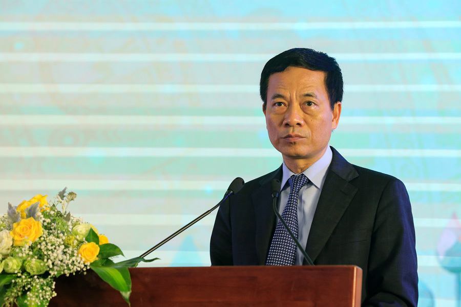 'Muốn tồn tại chỉ còn cách học cả đời và đọc cả đời'