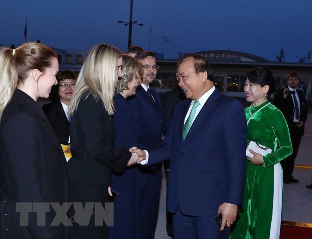 PM Nguyen Xuan Phuc wraps up official visits to Romania, Czech Republic