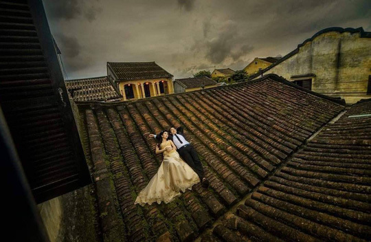 Hoi An warning over rooftop wedding photos