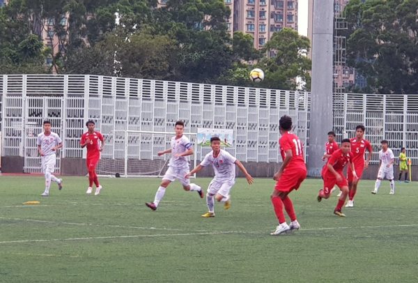 U18 Việt Nam thắng sát nút Singapore trận ra quân cúp Tứ hùng