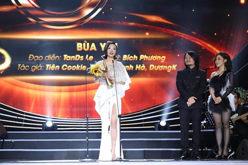 Bich Phuong's “Bua Yeu” honored with two Devotion Music Awards awards