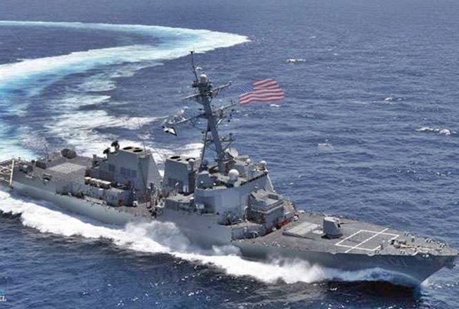 Nga bám đuôi tàu chiến NATO giữa lúc 'nước sôi lửa bỏng'