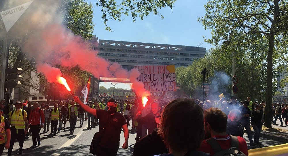 Lửa cháy rực Paris, biểu tình dữ dội tái diễn