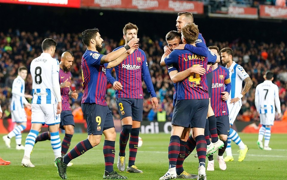 Messi kiến tạo, Barca tiệm cận ngôi vương