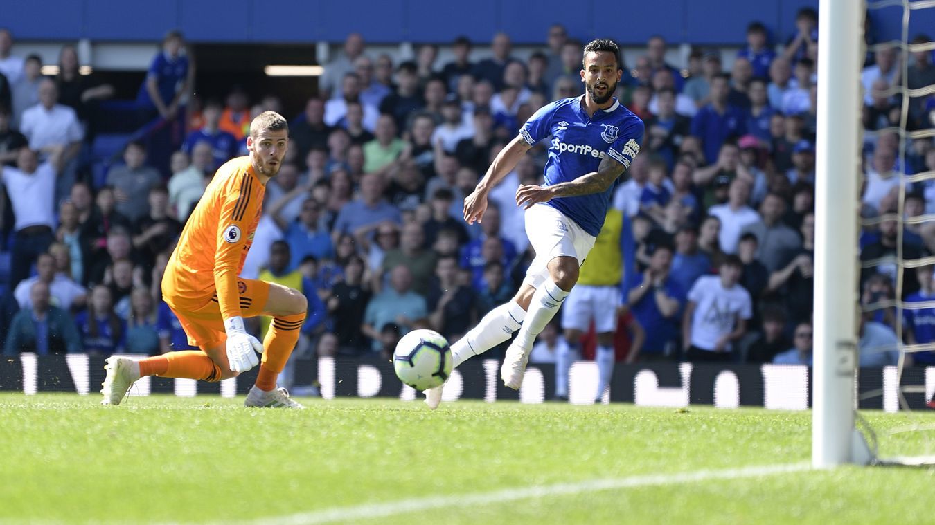 MU thua bẽ bàng 0-4 trên sân Everton