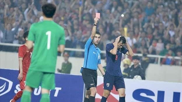 Thai striker suspended for striking Vietnamese midfielder Trong