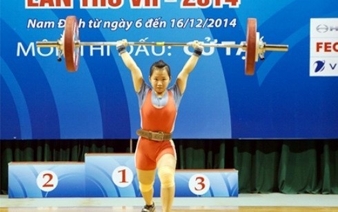 Vietnamese weightlifter wins three golds at Asian tourney