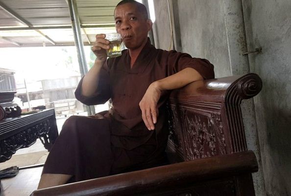 Trụ trì chùa Trung Hành dọa thả chó cắn nát mặt phật tử?
