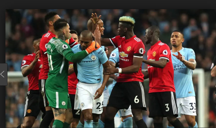 MU đá đểu Man City trước derby, Chelsea mua sắm lớn