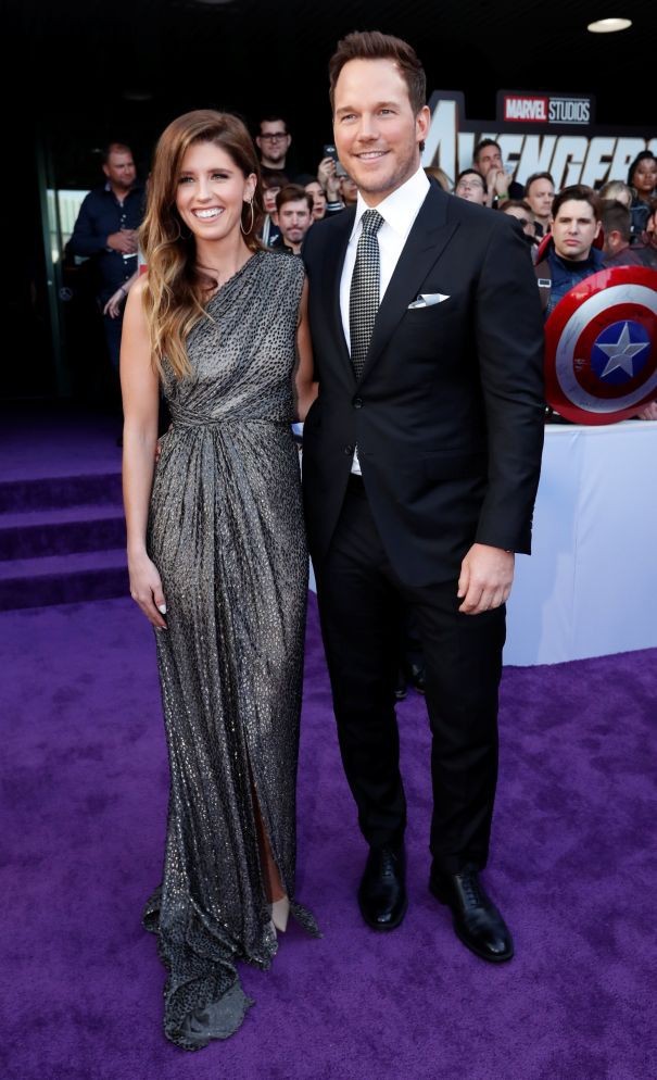 Mỹ nhân 'Avengers: Hồi kết' chuộng thời trang khoe vòng 1 ở buổi công chiếu