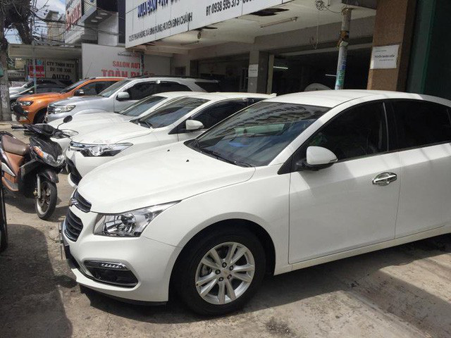Mua ô tô cũ 600 triệu cần đóng những loại thuế gì?