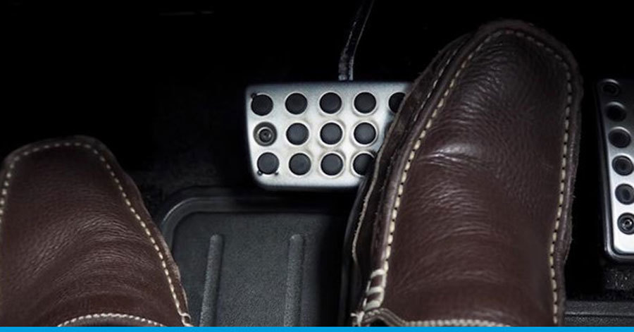 Đi ô tô phanh nhiều có hại gì không?