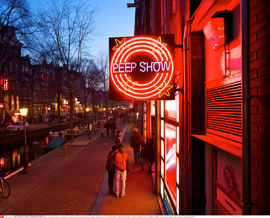 Phố đèn đỏ Amsterdam trước nguy cơ đóng cửa