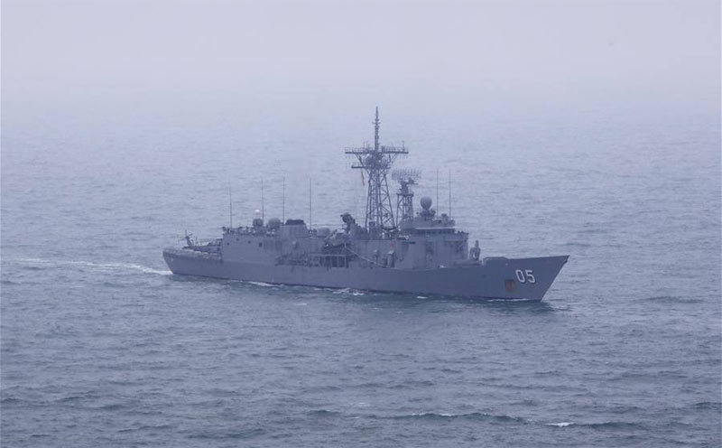 Dàn chiến hạm khủng rầm rộ duyệt binh ngoài khơi Trung Quốc