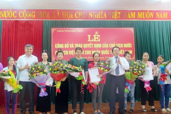 Lao citizens naturalised in Dien Bien northern province