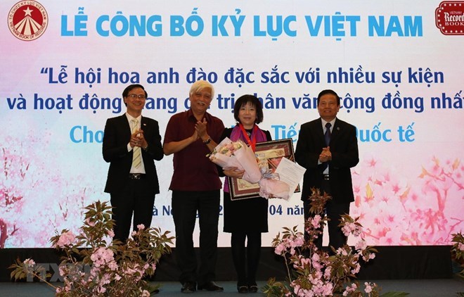 Cherry blossom festival makes Vietnam record