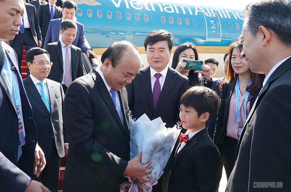 Thủ tướng đến Bắc Kinh, bắt đầu tham dự diễn đàn 'Vành đai và Con đường'