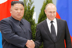 Kim Jong Un chính thức hội đàm với Putin