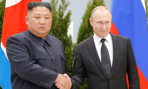 Kim Jong Un chính thức hội đàm với Putin