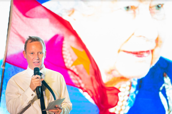 Anh cam kết xây dựng quan hệ bền chặt với Việt Nam