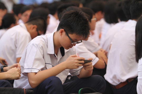 Smartphones deprive kids of their childhood: educators