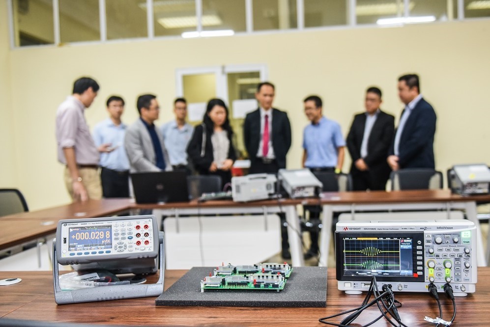 Tập đoàn Mỹ tài trợ gần 1,4 tỷ đồng thiết bị thực hành cho Trường ĐH Bách khoa Hà Nội