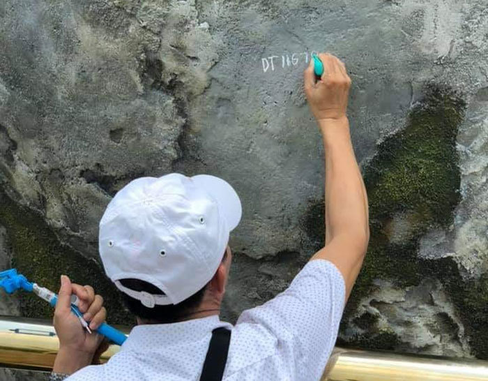 Viết, vẽ bậy lên di tích: Thói quen “lưu danh” xấu xí của người Việt