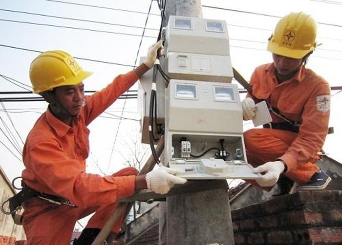 HCM City experiences hot weather electricity spike