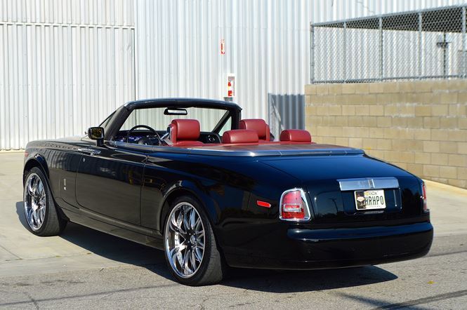 Rolls-Royce Phantom Drophead Coupe 2008 bán đấu giá chỉ 3,1 tỷ