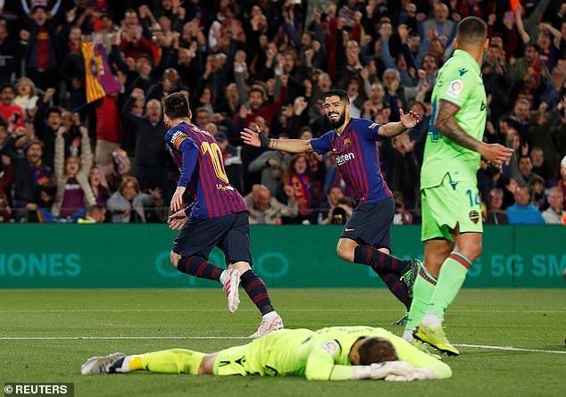 Messi hóa người hùng, Barca vô địch La Liga trước 3 vòng