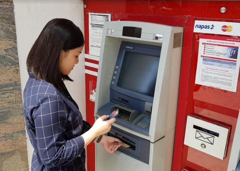 Nghỉ lễ 30/4 và 1/5: Ngân hàng cảnh báo nguy cơ thẻ ATM bị đánh cắp dữ liệu